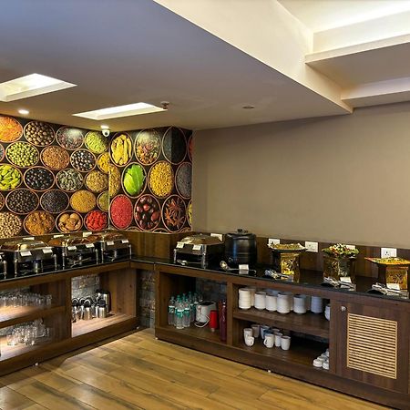 Hotel Oxmo Delhi Airport With Free Airport Transsfer New Delhi Exteriör bild