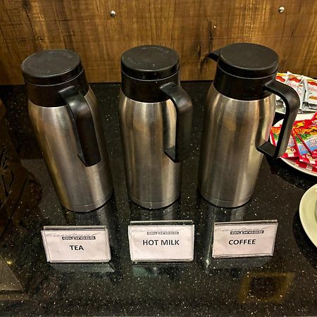 Hotel Oxmo Delhi Airport With Free Airport Transsfer New Delhi Exteriör bild