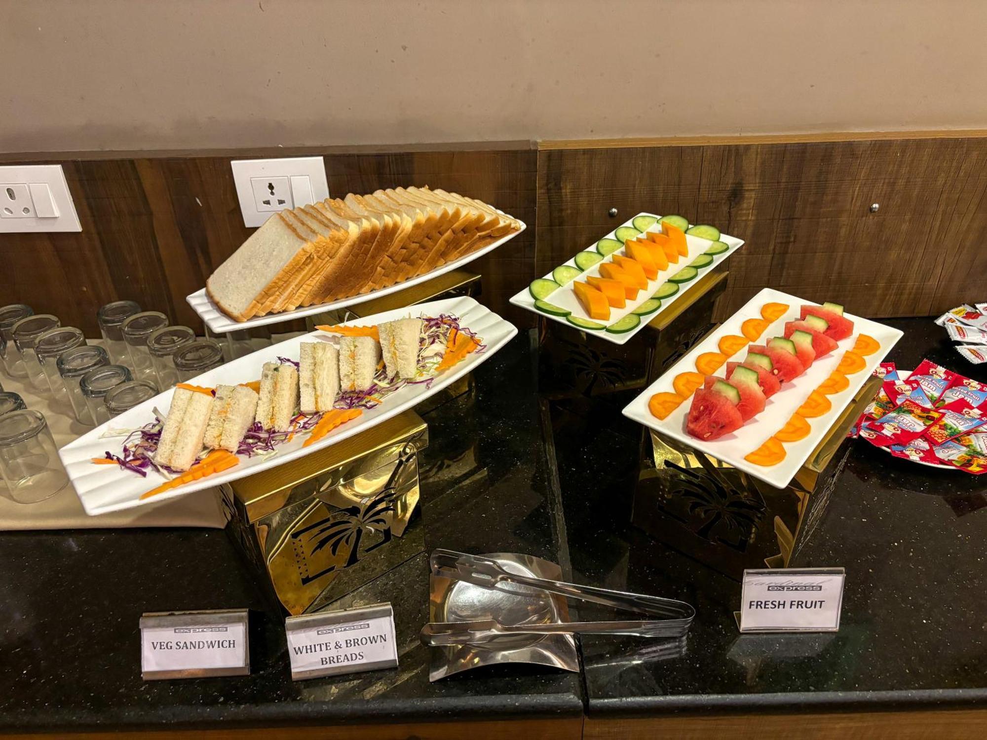 Hotel Oxmo Delhi Airport With Free Airport Transsfer New Delhi Exteriör bild