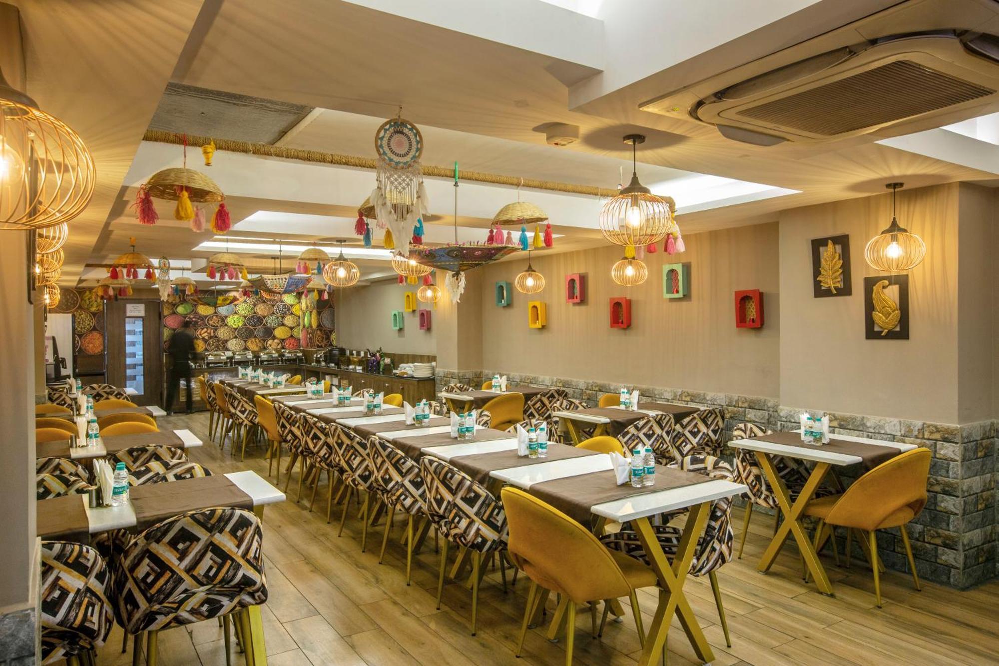 Hotel Oxmo Delhi Airport With Free Airport Transsfer New Delhi Exteriör bild
