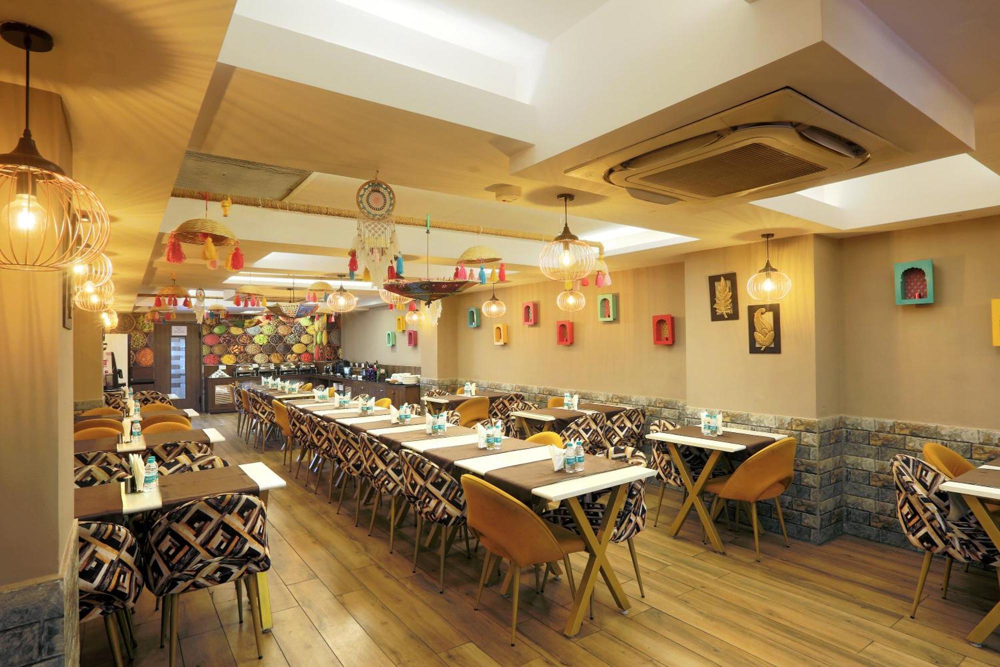 Hotel Oxmo Delhi Airport With Free Airport Transsfer New Delhi Exteriör bild